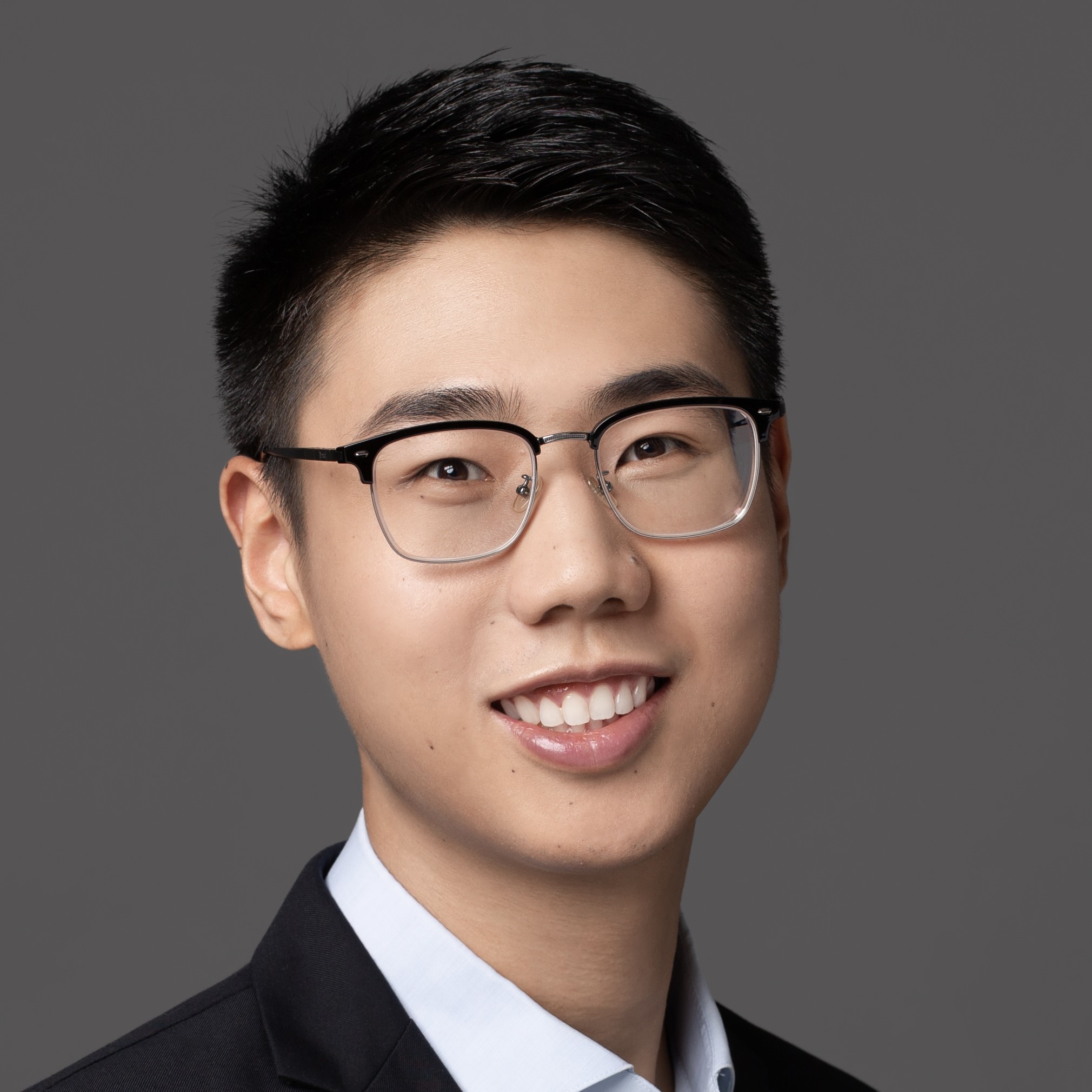 Chris Liu Headshot_1